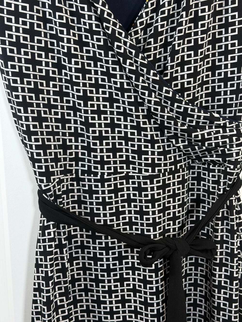 White House Black Market Reversible Matte Jersey Floral & Geometric Dress - Picture 8 of 9